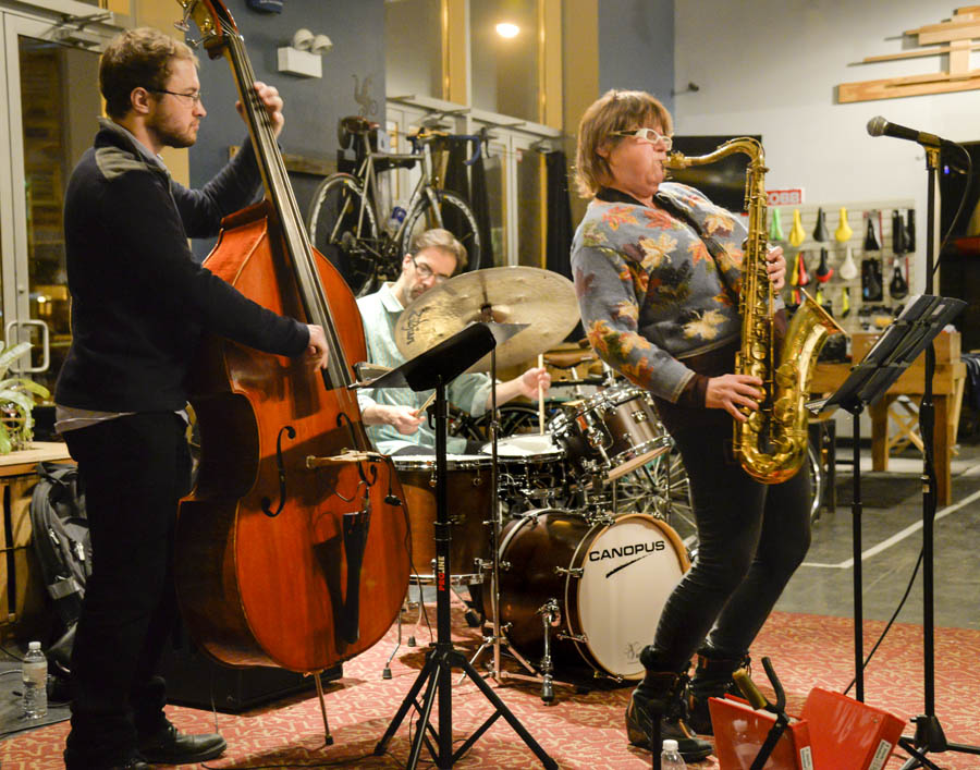 Chicago Saxophonist/Vocalist Juli Wood, Paul Barry Blues Trio with Lila Ammons at the Black Dog, July 22 Featured